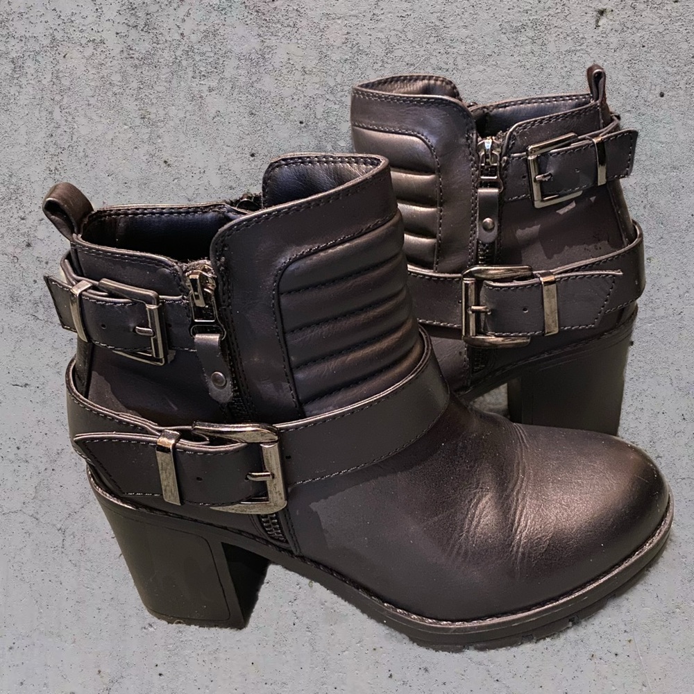 Catwalk black faux leather chunky heel booties